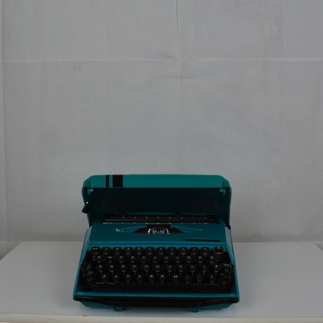 Vintage Smith Corona Karmann Ghia Super G Portable Typewriter (c.1970s –